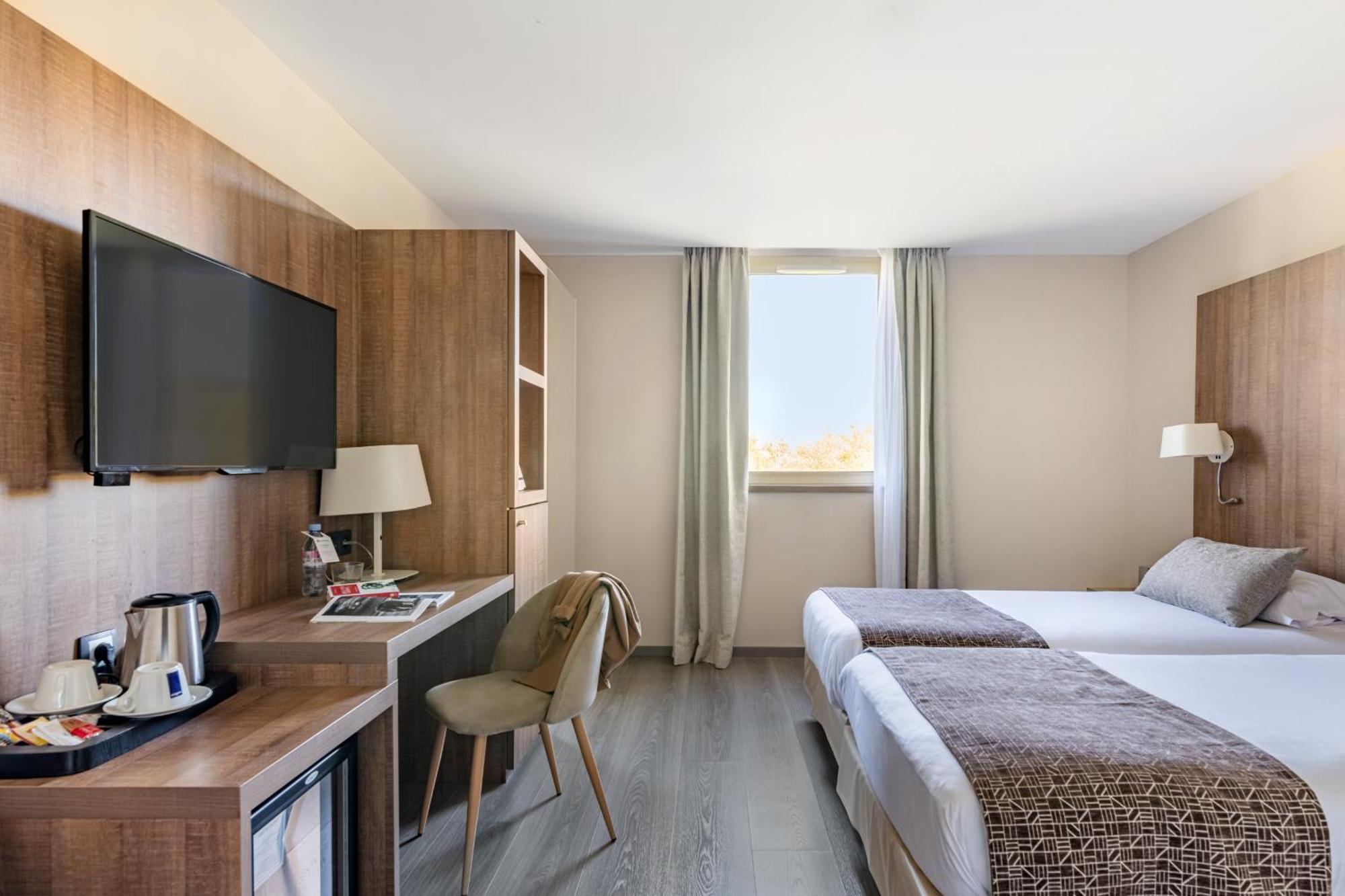 Best Western Hotel Des Barolles - Lyon Sud Бринье Экстерьер фото