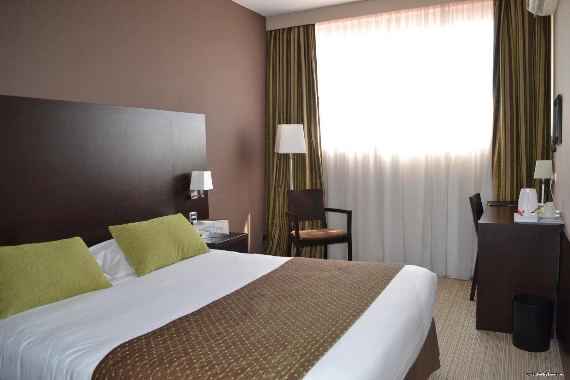 Best Western Hotel Des Barolles - Lyon Sud Бринье Экстерьер фото
